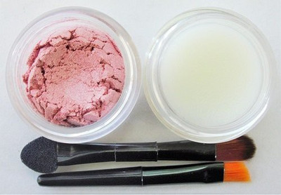 

Genrc Grace My Face Minerals All Natural Sparkling Lip Powder - Soft Pink(Brown)