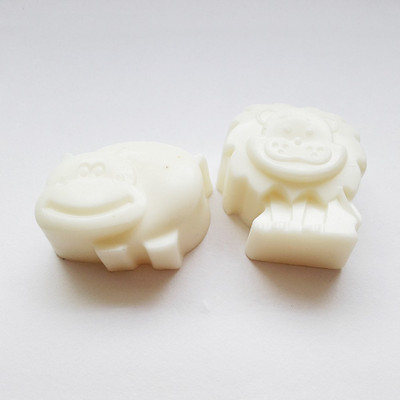 

Pics And You White Vanilla Aroma Lion Hippo Combo Handmade Soap Pack 2 (2 Soaps, 2.5 x 2.5 x 1.5 inch, 100 gram)(10 g, Pack of 2)