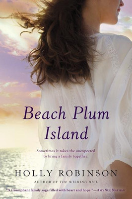 Beach Plum Island(English, Paperback, Robinson Holly)