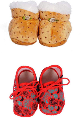 

aroraonlinetraders New Born Baby Bootie Shoes With Fur For Boys & Girls (Multicolor) Booties(Toe to Heel Length - 10 cm Multicolor)