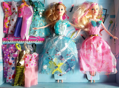 

KITI KITS Fashion World Party Girl 2 Set of Doll with Changing Dress(Pink)