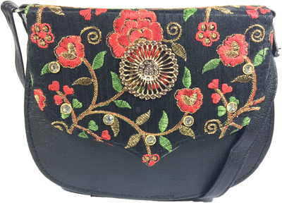 

VeePlay Women Casual, Evening/Party Black, Multicolor PU Sling Bag
