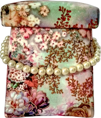 

DsGifts Beautiful Floral Design Potli Box with Pearl Handle for Women and Girls Multicolor (Single Box) Potli(Multicolor)