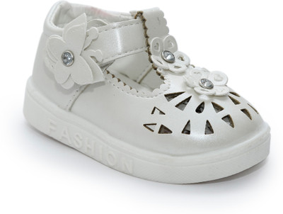 

skykids Girls Velcro Ballerinas(White