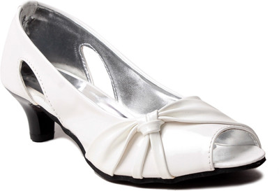 

MSC Women White Heels