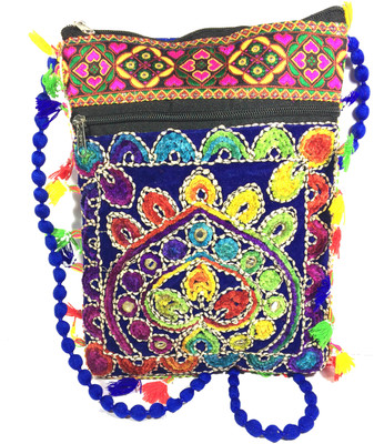 

VeePlay Women Casual Blue, Multicolor Brocade Sling Bag