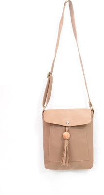 

trendytailz Girls Casual Beige PU Sling Bag