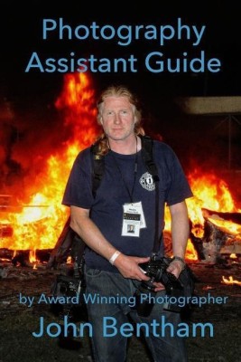 Photography Assistant Guide(English, Paperback, Bentham John)