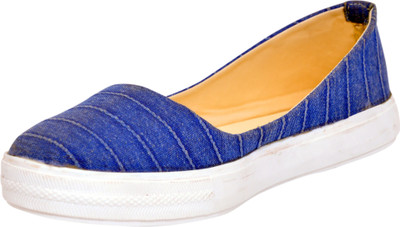 

REALFOOTWEAR Girls Slip on Jutis(Blue