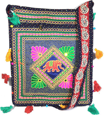 

VeePlay Women Casual Blue, Multicolor Fabric Sling Bag