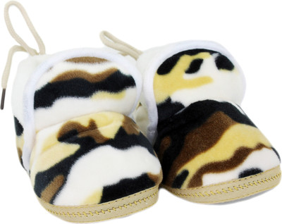 

Neska Moda 0 To 12 Month Baby Booties(Toe to Heel Length - 12 cm Brown, Black), Black;brown