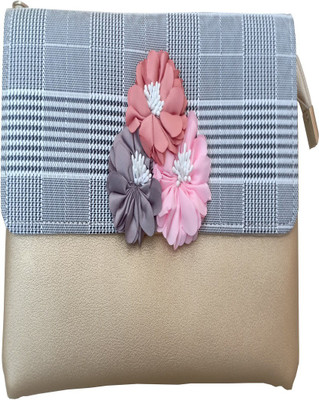 

BSNOOR Casual Gold Clutch