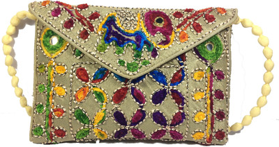 

VeePlay Women Casual Brown, Multicolor Brocade Sling Bag