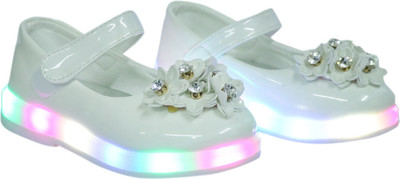 

FEETWELL Girls Velcro Ballerinas(White