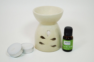 Asian Aura Aroma Gift Set Oil Burner Aroma Diffuser (Free 2 Tea Light Candles & 10 ml Lily of The ValleyA Aroma Oil) Diffuser Set AAOB-073/18(4 x 2.5)