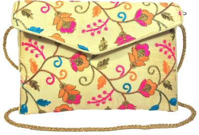 

VeePlay Women Casual Multicolor Brocade Sling Bag