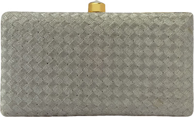 

Filora Party Silver Clutch