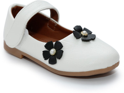 

skykids Girls Velcro Ballerinas(White