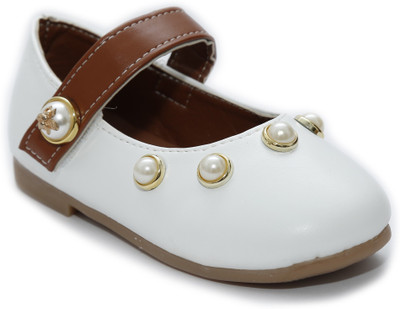 

skykids Girls Velcro Ballerinas(White