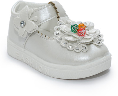 

skykids Girls Velcro Ballerinas(White