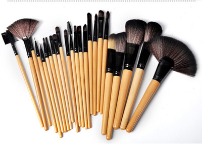 

NAKED PLUS Professional Wooden Handle Makeup Brushes(Pack of 24)