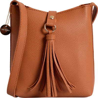 

Lino Perros Sling Bag(Brown)