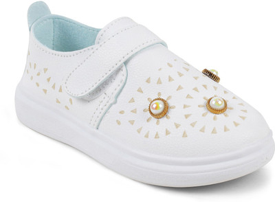 

KITTENS Girls Velcro Ballerinas(White