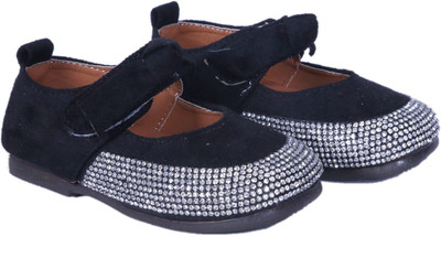 

FEETWELL Girls Velcro Ballerinas(Black