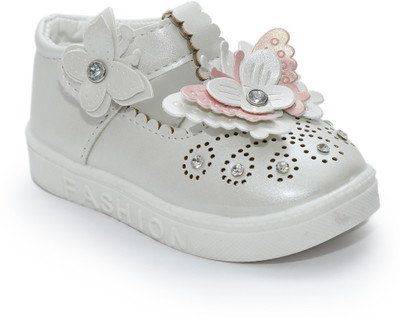

skykids Girls Velcro Ballerinas(White