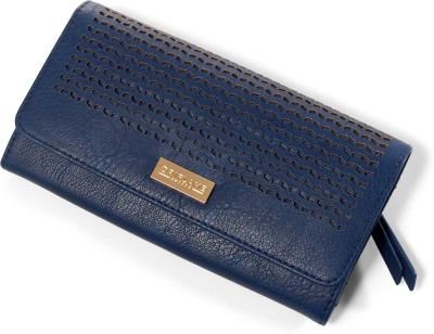 

Oriflame Casual, Party, Formal Blue Clutch