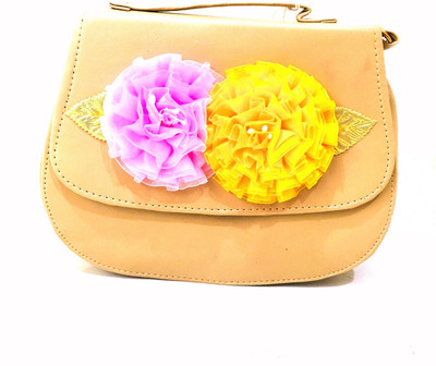

Avikaa's Gallery Women Evening/Party, Casual Beige PU Sling Bag