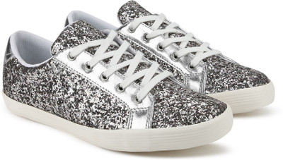 

United Colors of Benetton Girls Lace Sneakers(Silver, 902