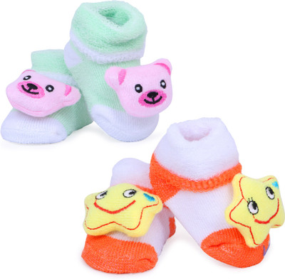 

ALEMKIP Born Baby Colour And Multiprints Socks/Shoes - 2 pcs In One pack Booties(Toe to Heel Length - 2 cm Multicolor)