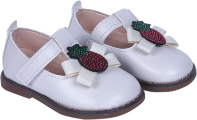 

FEETWELL Girls Velcro Ballerinas(Beige