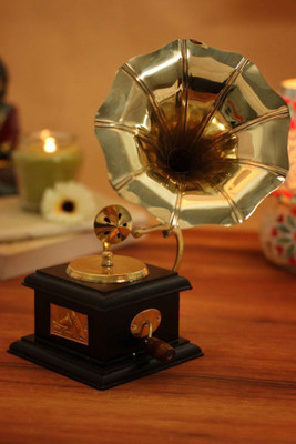 

Goodwill showpiece Wooden Gramophone(Yes)