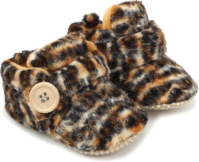 

Superminis Baby Girls And Baby Boys Velvet Tiger Print Soft Base Booties/ Shoes With Wooden Button Booties(Toe to Heel Length - 12 cm Tiger Print)