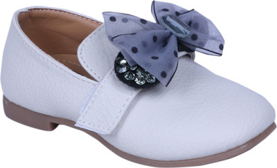 FEETWELL Girls Velcro Ballerinas(Beige