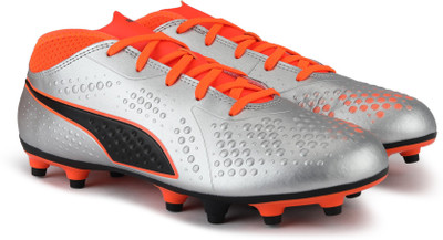 

Puma Boys Lace Football Shoes(Silver, Black