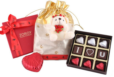 

Zoroy Luxury Chocolate Valentines day Love Bag Small with chocolates and big milk chocolate heart Combo(130 g)