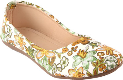

G T fashions Girls Slip on Jutis(Multicolor