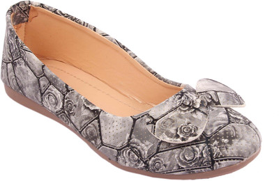 

G T fashions Girls Slip on Jutis(Grey, Grey;black