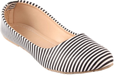 

G T fashions Girls Slip on Jutis(Black, Black;white