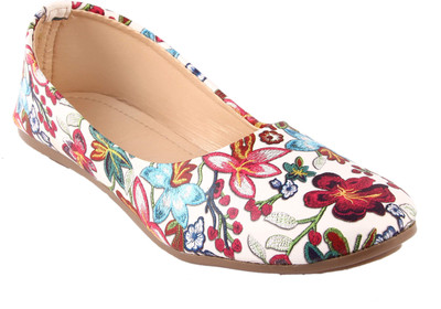 

G T fashions Girls Slip on Jutis(Multicolor