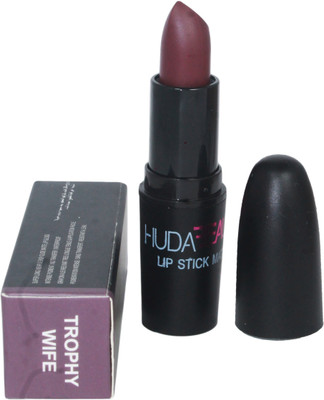 

Huda Beauty MATTE LIPSTICK - TROPHY WIFE(TROPHY WIFE)