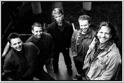 

Akhuratha Pearl Jam Fine Quality Wall Poster Paper Print(12 inch X 18 inch, Rolled)