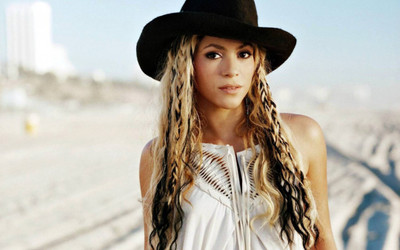 

Akhuratha Shakira Fine Quality Wall Poster Paper Print(12 inch X 18 inch, Rolled)