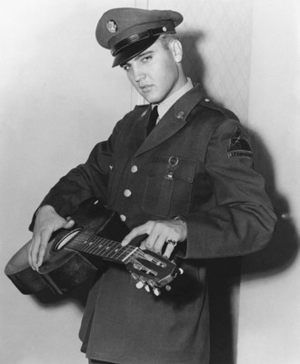 

Akhuratha Elvis Presley Fine Quality Wall Poster Paper Print(12 inch X 18 inch, Rolled)