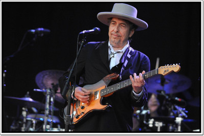 

Akhuratha Bob Dylan Fine Quality Wall Poster Paper Print(12 inch X 18 inch, Rolled)