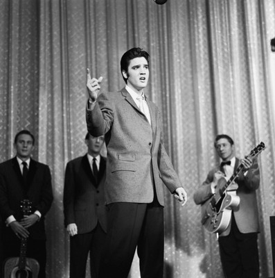 

Akhuratha Elvis Presley Fine Quality Wall Poster Paper Print(12 inch X 18 inch, Rolled)