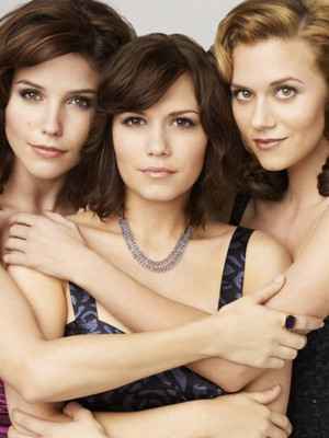 

Akhuratha One Tree Hill Fine Quality Wall Poster Paper Print(12 inch X 18 inch, Rolled)
